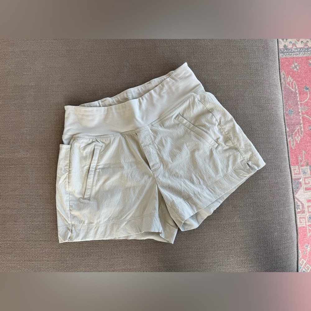 Athleta Trekkie north short